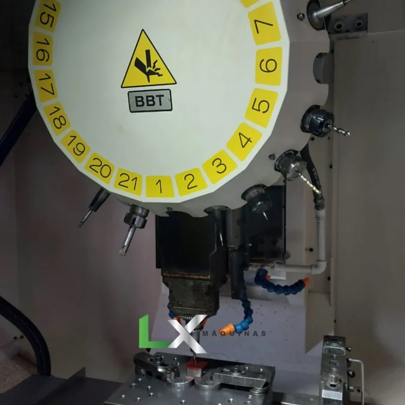 CENTRO DE USINAGEM E FURAÇÃO FANUC ROBODRILL ALPHA-D21liB5 - ANO 2023 (5)