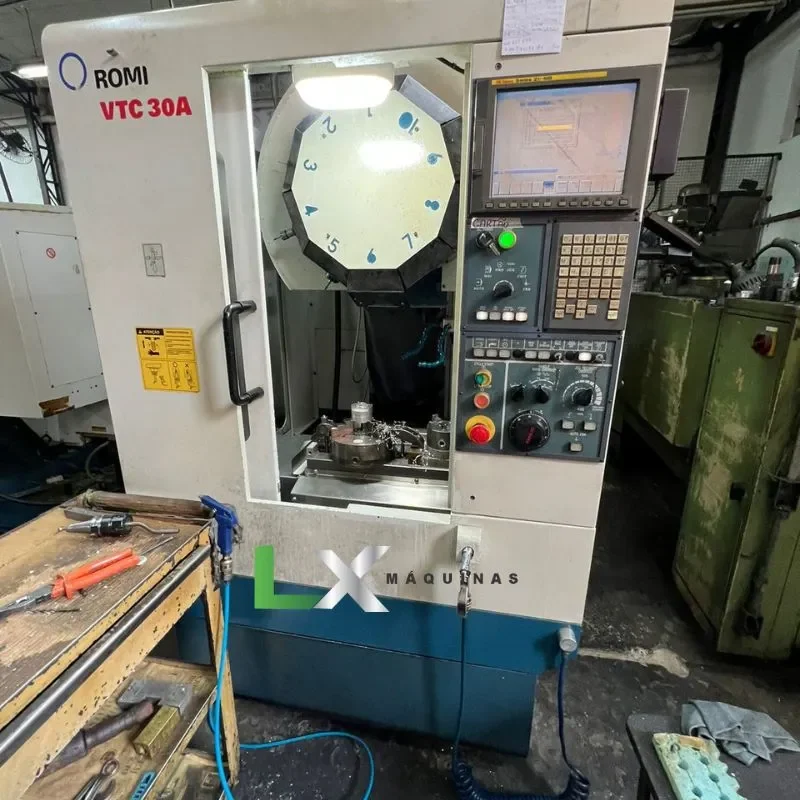 CENTRO DE USINAGEM E FURAÇÃO ROMI VTC30A - 2017 (1)