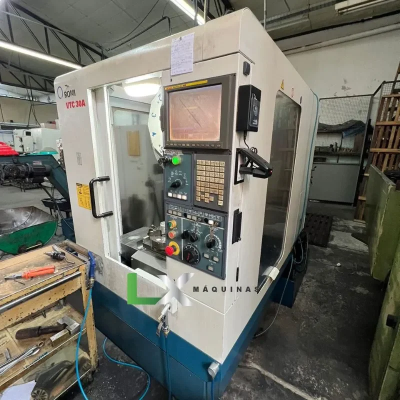 CENTRO DE USINAGEM E FURAÇÃO ROMI VTC30A - 2017 (2)