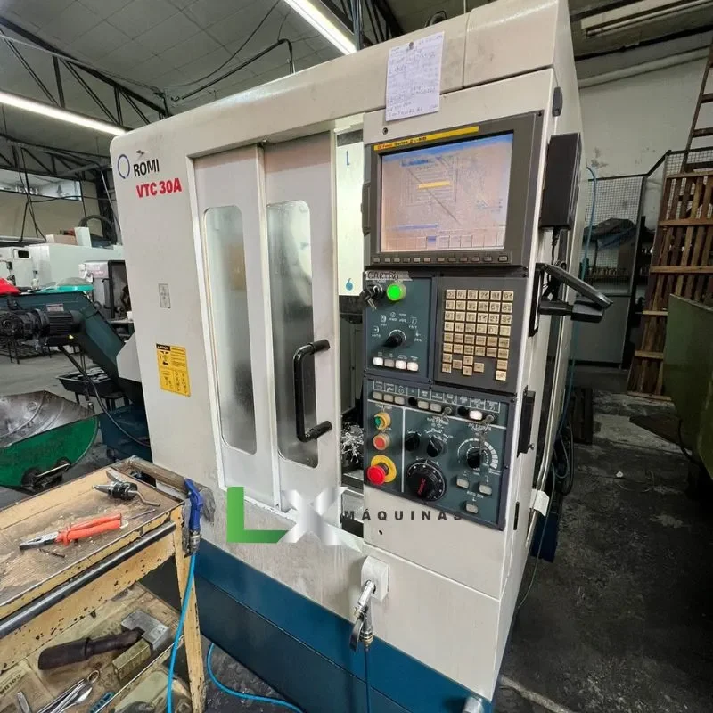 CENTRO DE USINAGEM E FURAÇÃO ROMI VTC30A - 2017 (3)