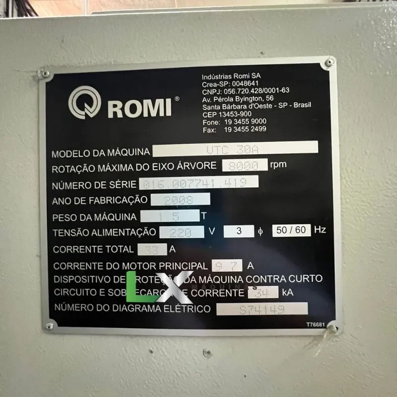 CENTRO DE USINAGEM E FURAÇÃO ROMI VTC30A - 2017 (5)