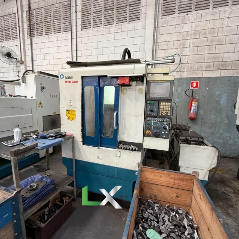 CENTRO DE USINAGEM E FURAÇÃO ROMI VTC30A - FANUC - 2007 (2)