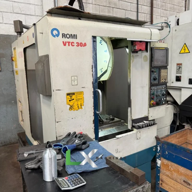 CENTRO DE USINAGEM E FURAÇÃO ROMI VTC30A - FANUC - 2007 (3)