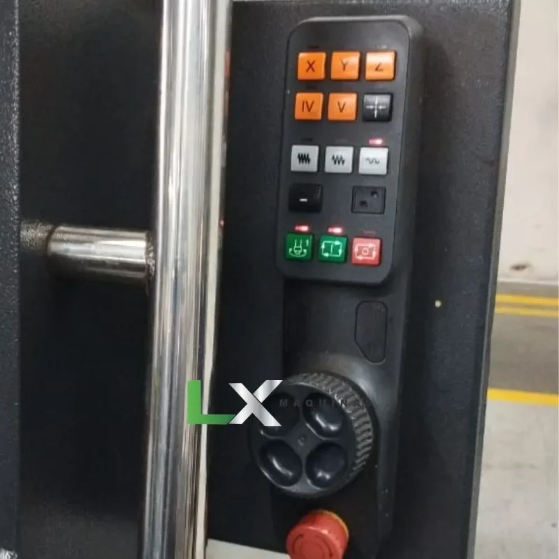 CENTRO DE USINAGEM FEELER U600 5 EIXOS - 2017 (4)