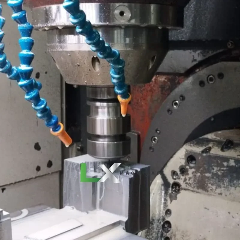 CENTRO DE USINAGEM FEELER U600 5 EIXOS - 2017 (9)