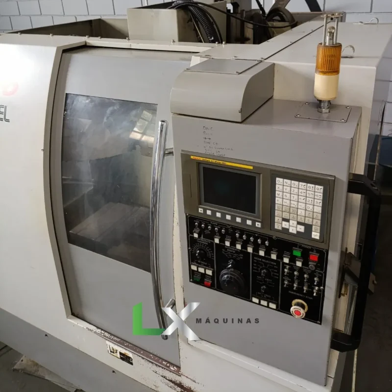 CENTRO DE USINAGEM LEADWELL L20 - FANUC - GUIAS LINEARES - 2010 (4)