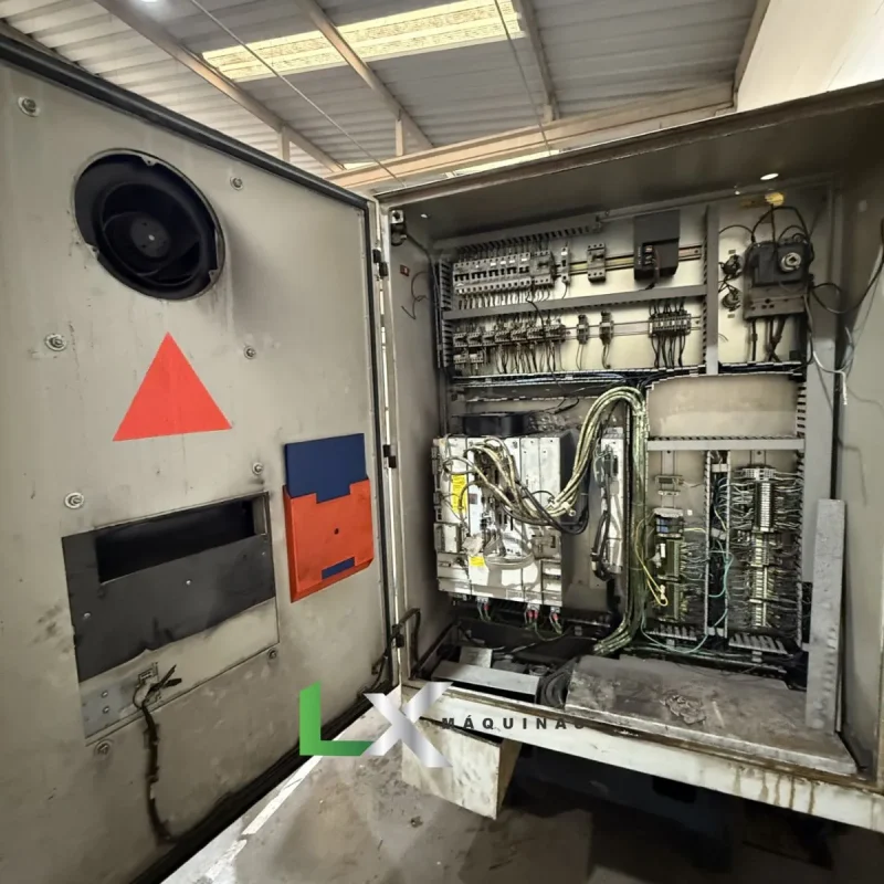 CENTRO DE USINAGEM ROMI BRIDGEPORT D760 – SIEMENS – COM TROCADOR DE PALETES (11)