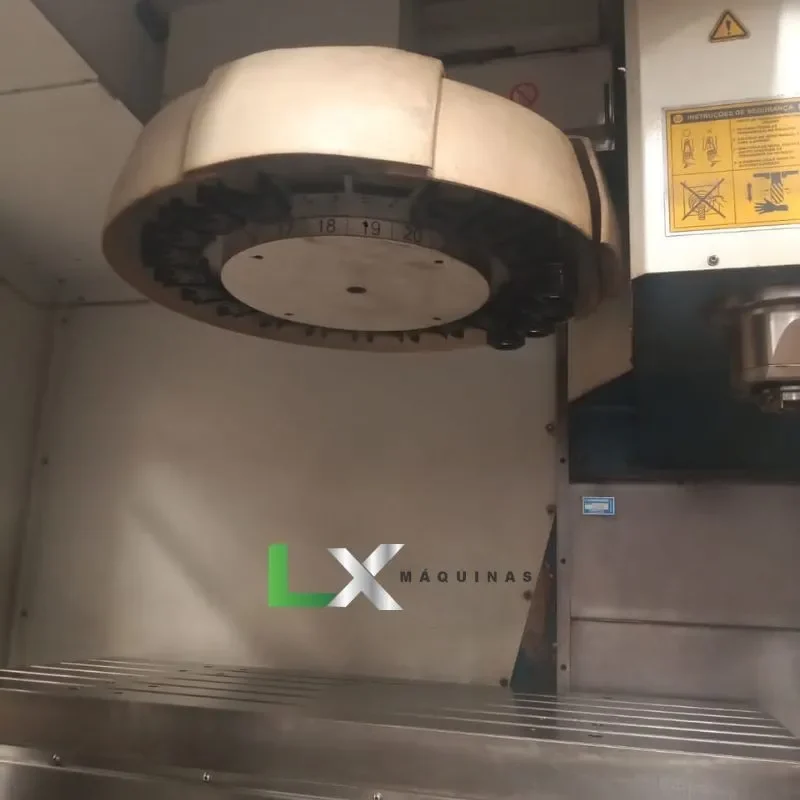 CENTRO DE USINAGEM ROMI D1250 COM 4 EIXO - SIEMENS (9)