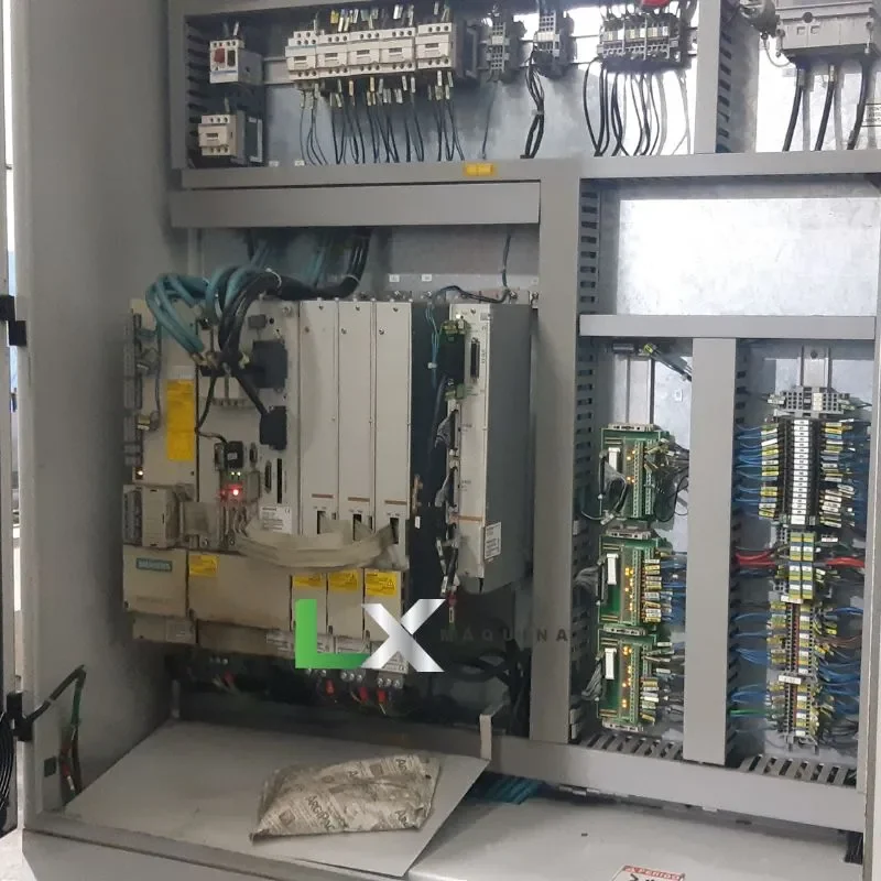 CENTRO DE USINAGEM ROMI D560 - SIEMENS - 2006 (2)