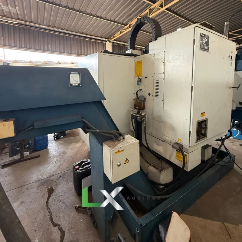 CENTRO DE USINAGEM ROMI D560 – SIEMENS – COM TRANSPORTADOR DE CAVACOS (11)