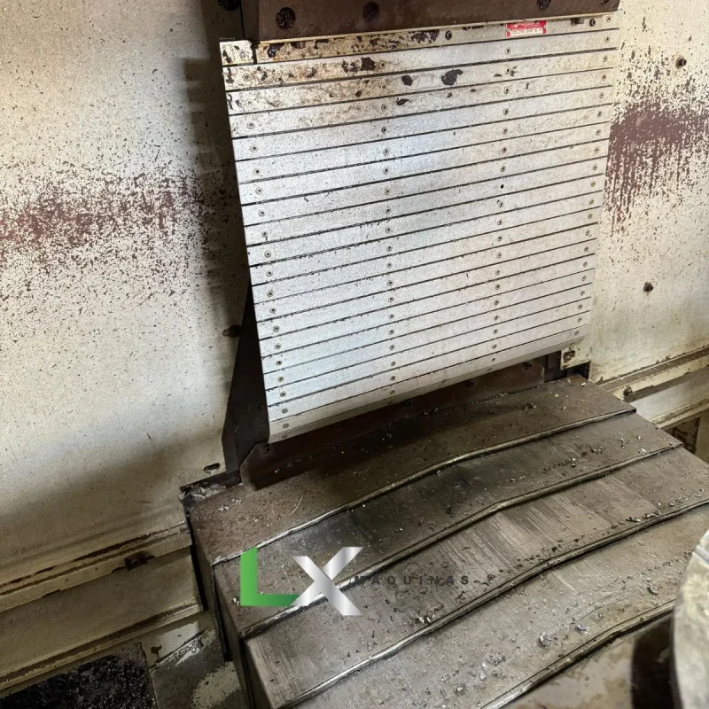 CENTRO DE USINAGEM ROMI D560 – SIEMENS – COM TRANSPORTADOR DE CAVACOS (12)