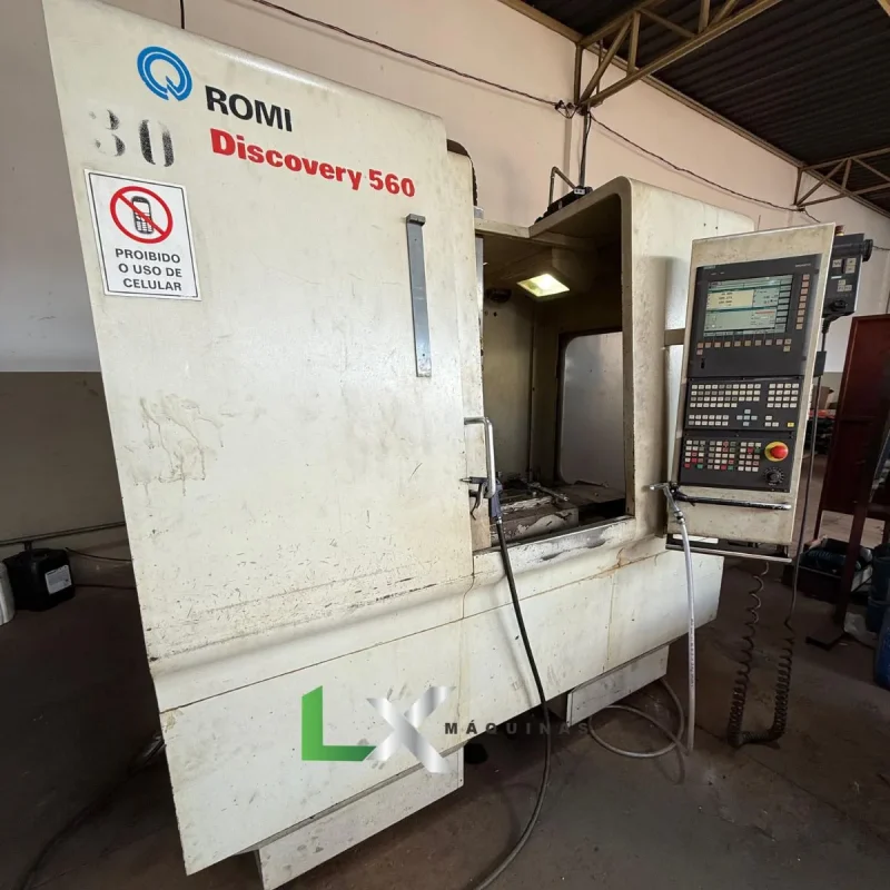 CENTRO DE USINAGEM ROMI D560 – SIEMENS – COM TRANSPORTADOR DE CAVACOS (4)