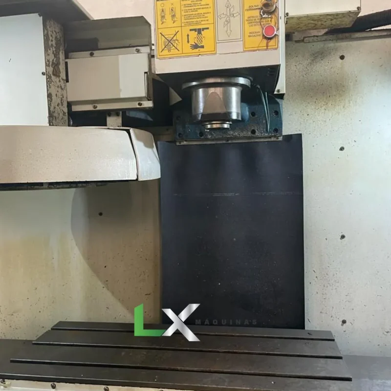 CENTRO DE USINAGEM ROMI D760 - SIEMENS - ANO 2004 (12)