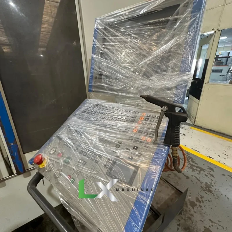 CENTRO DE USINAGEM VERTICAL MIKRON VCE800PLUS - 800 X 500 X 540 MM - ANO 2005 (8)