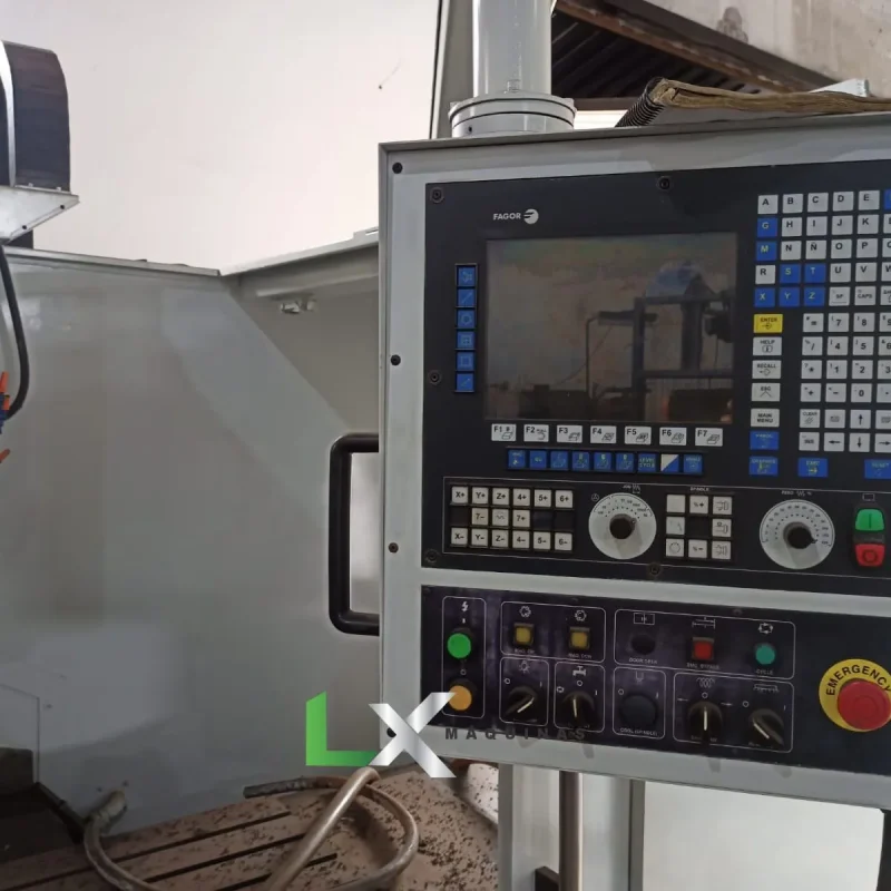 CENTRO DE USINAGEM VERTICAL TRAVIS M1500 - ANO 2007 - REFORMADA (5)