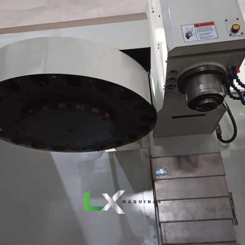 CENTRO DE USINAGEM VERTICAL TRAVIS M1500 - ANO 2007 - REFORMADA (6)