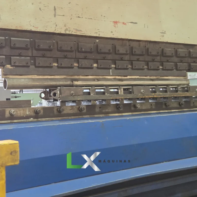 DOBRADEIRA HIDRAULICA ASAMA - 200 TON x 3M (1)