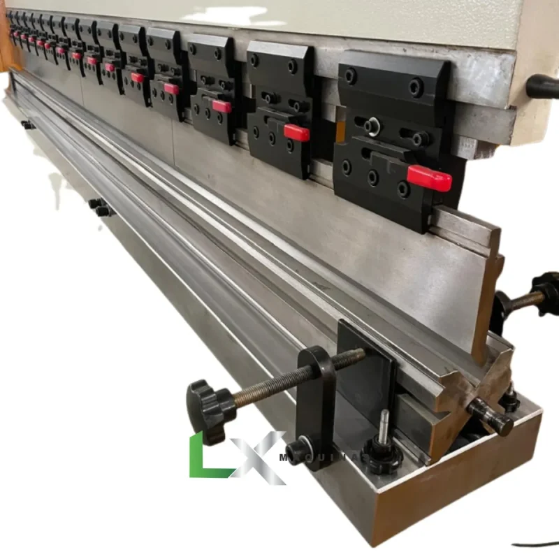 DOBRADEIRA HIDRÁULICA CN PVK 160 TON X 3200 MM (2)