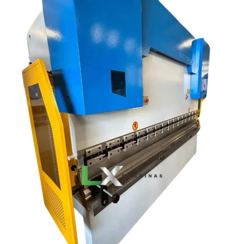 DOBRADEIRA HIDRÁULICA CN WC67Y - 250 X 3200 MM (1)