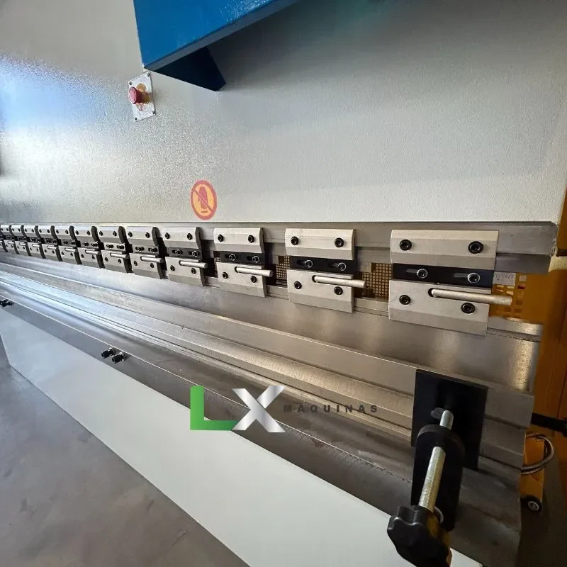 DOBRADEIRA HIDRÁULICA WC67Y - 250 X 3200 (3)