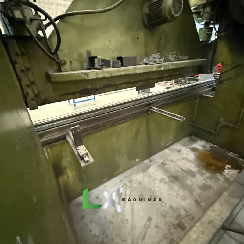 DOBRADEIRA NEWTON 4,8 X 3000 MM - 60 TON (1)