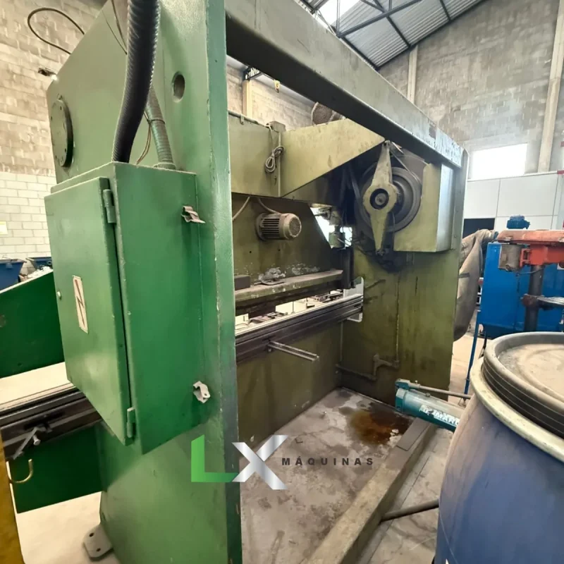 DOBRADEIRA NEWTON 4,8 X 3000 MM - 60 TON (2)