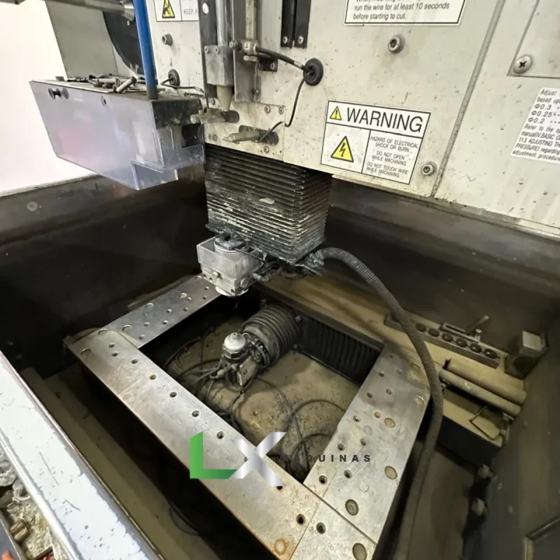ELETROEROSÃO A FIO CNC FANUC ROBOCUT ALPHA OiC - ANO 2006 (8)