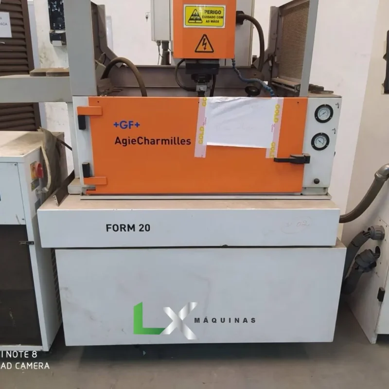 ELETROEROSAO A PENETRACAO CNC AGIE CHARMILLES FORM 20 - ANO 2009 - POUCAS HORAS DE USO (1)