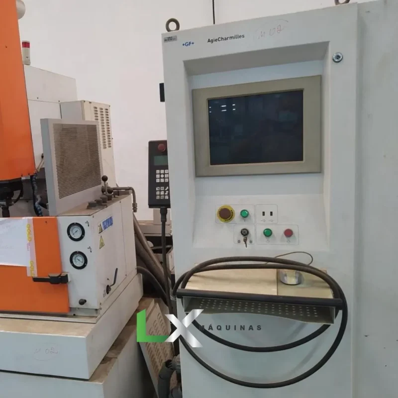 ELETROEROSAO A PENETRACAO CNC AGIE CHARMILLES FORM 20 - ANO 2009 - POUCAS HORAS DE USO (2)