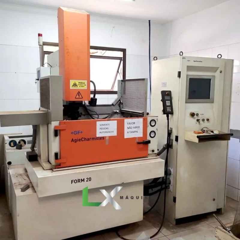 ELETROEROSAO A PENETRACAO CNC AGIE CHARMILLES FORM 20 - ANO 2009 - POUCAS HORAS DE USO (3)