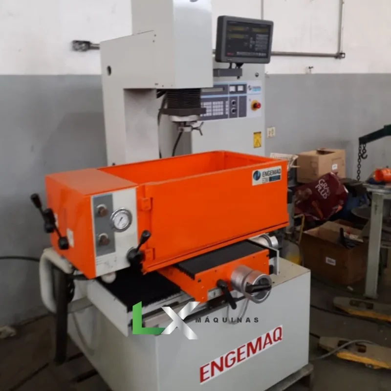 ELETROEROSÃO A PENETRAÇÃO ENGEMAQ EDM200-NC 40A COM DIGITAL (2)
