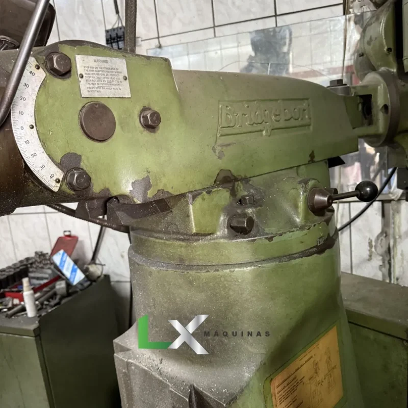 FRESADORA BRIDGEPORT ISO 30 COM CABEÇOTE FERRAMENTEIRO E CHAVETEIRO + INVERSOR (3) (1)