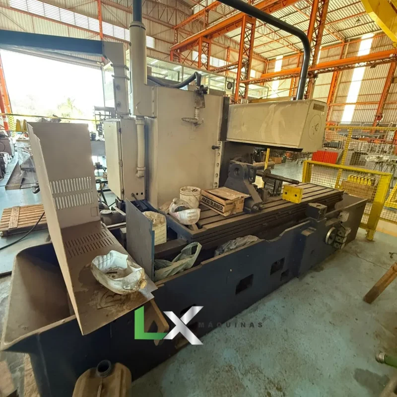 FRESADORA CINCINNATI ISO 50 - 1250 X 500MM (4)