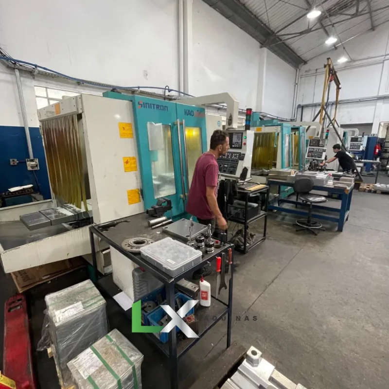 FRESADORA CNC SINITRON KAO1000 (1)