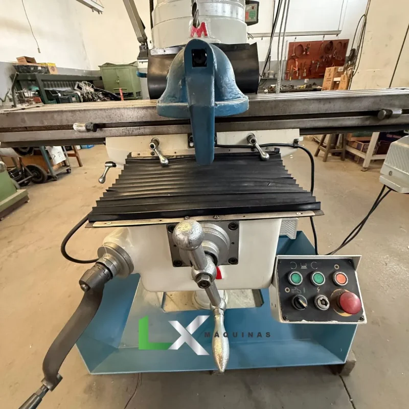 FRESADORA FERRAMENTEIRA CLEVER ISO 30 - COM DIGITAL (1)_11zon