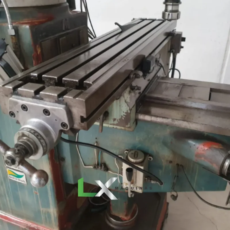 FRESADORA FERRAMENTEIRA DIPLOMAT FVF 2500 - ISO 40 - COM DIGITAL E AUTOMÁTICO (10)