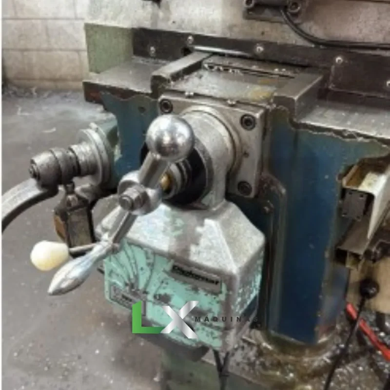 FRESADORA FERRAMENTEIRA DIPLOMAT FVF 2500 - ISO 40 - COM DIGITAL E AUTOMÁTICO (2)