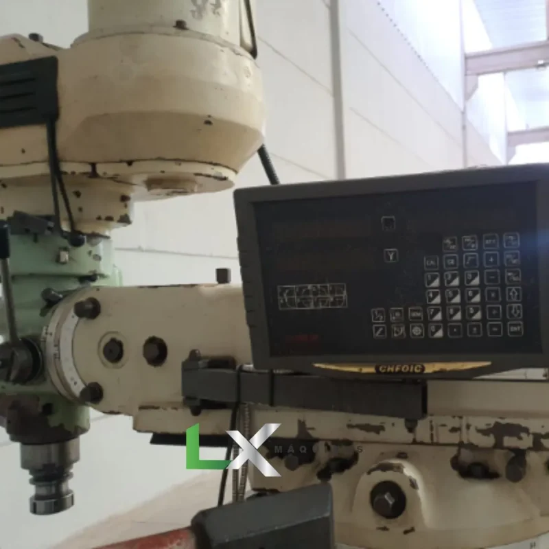 FRESADORA FERRAMENTEIRA DIPLOMAT FVF 2500 - ISO 40 - COM DIGITAL E AUTOMÁTICO (7)