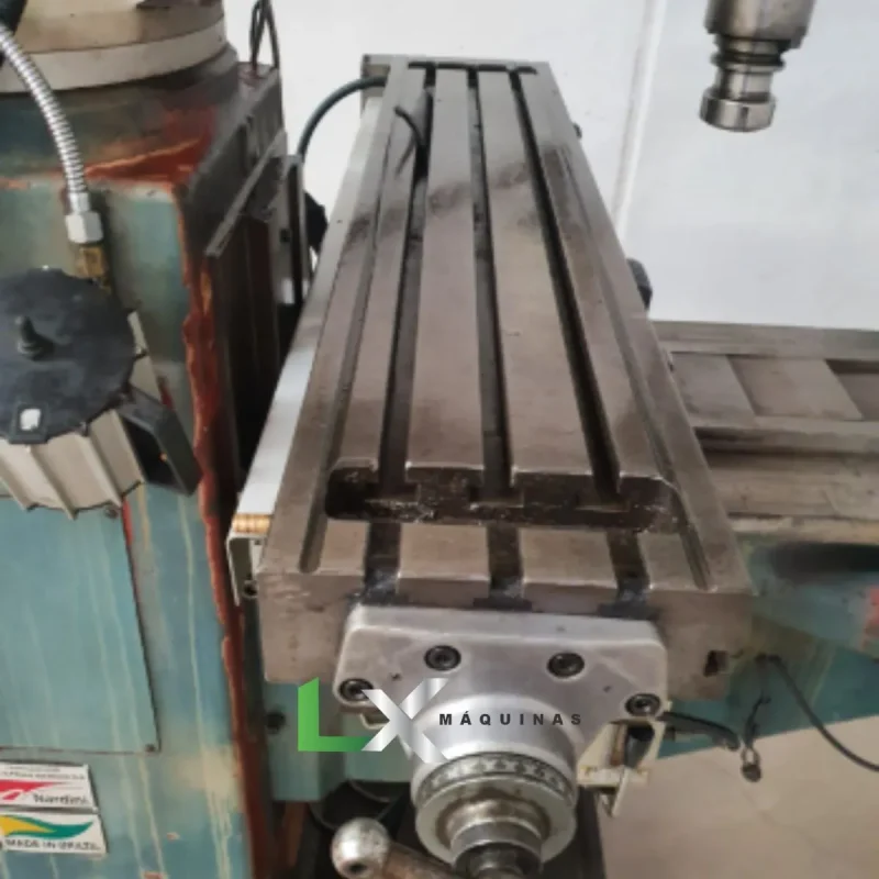 FRESADORA FERRAMENTEIRA DIPLOMAT FVF 2500 - ISO 40 - COM DIGITAL E AUTOMÁTICO (8)