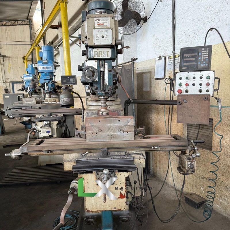 FRESADORA FERRAMENTEIRA FIRST ISO 40 COM DIGITAL E AUTOMÁTICO NA MESA (2)