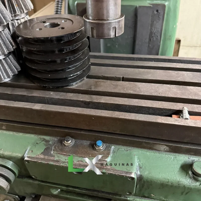 FRESADORA FERRAMENTEIRA INDUMA -ISO 40 - AUTOMÁTICO NOS 3 EIXOS (2)