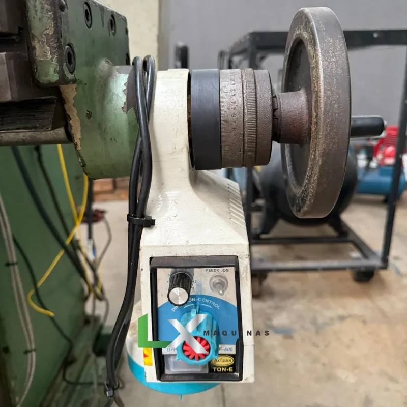 FRESADORA FERRAMENTEIRA ROMI F20 COM INVERSOR DE FREQUÊNCIA (2)