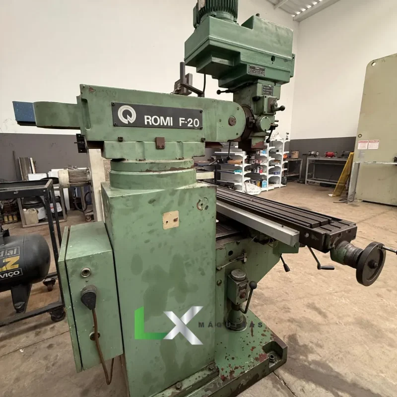 FRESADORA FERRAMENTEIRA ROMI F20 COM INVERSOR DE FREQUÊNCIA (5)