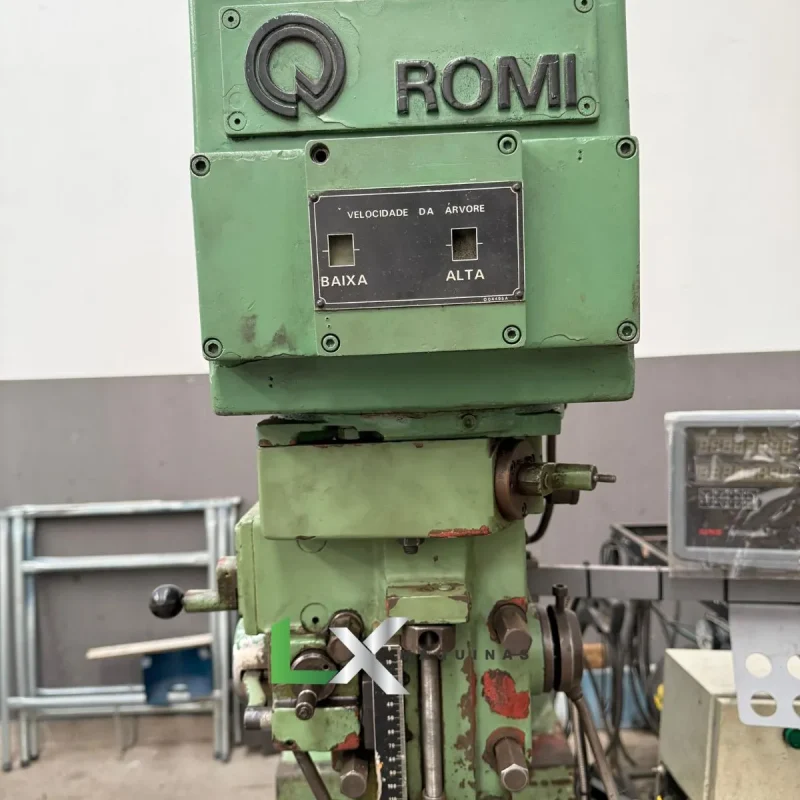 FRESADORA FERRAMENTEIRA ROMI F20 COM INVERSOR DE FREQUÊNCIA (6)