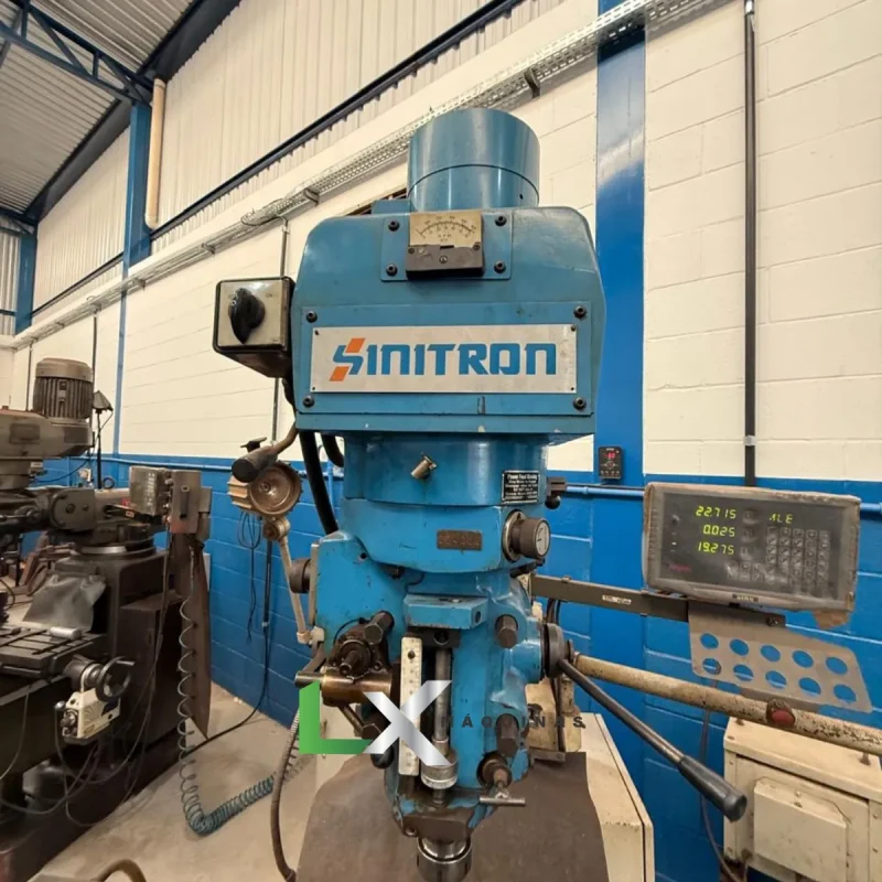 FRESADORA FERRAMENTEIRA SINITRON ISO40 - INVERSOR DE FREQUENCIA (2)