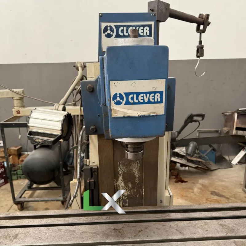 FRESADORA UNIVERSAL CLEVER FH4 COM DIGITAL E AUTOMÁTICO - MUITO CONSERVADA (4)