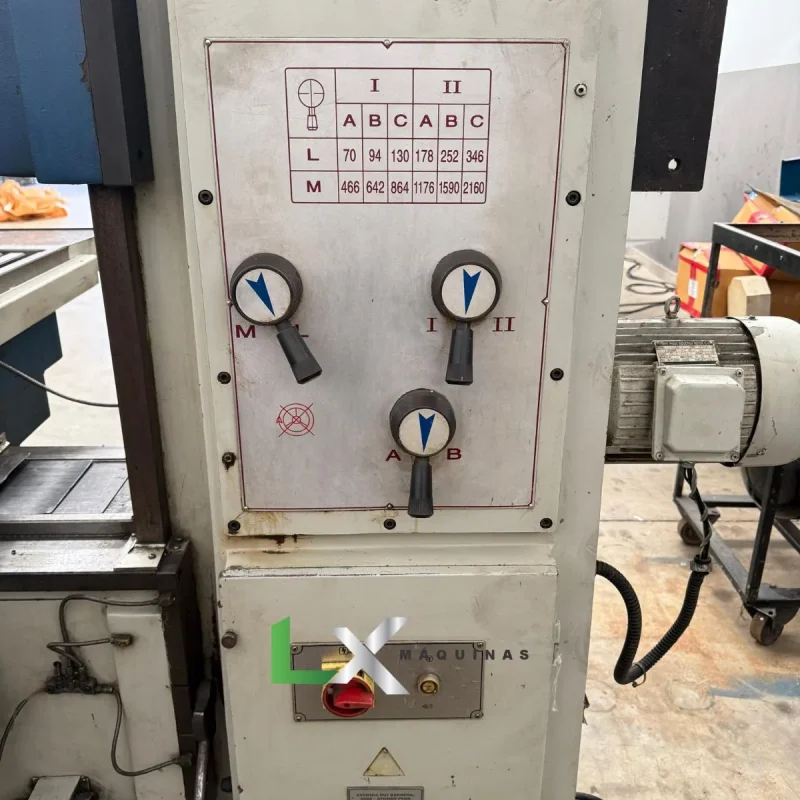 FRESADORA UNIVERSAL CLEVER FH4 COM DIGITAL E AUTOMÁTICO - MUITO CONSERVADA (8)