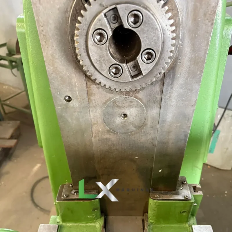 FRESADORA UNIVERSAL ROMI U-30 COMPLETA (1)_11zon