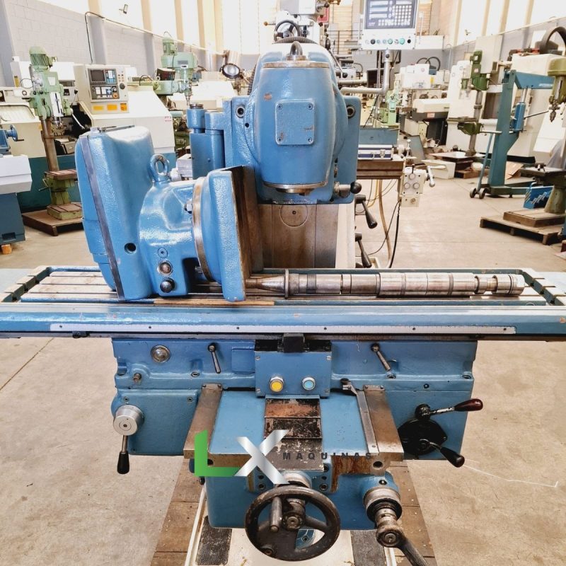 FRESADORA UNIVERSAL TOS Nº3 ISO 40 COM CABEÇOTE CHAVETEIRO (2)