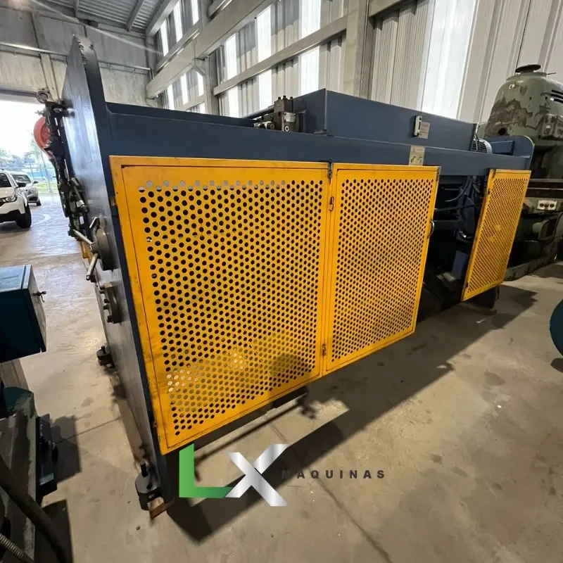 GUILHOTINA HIDRAULICA CLEVER GH133000 - SEMI NOVA (1)_11zon